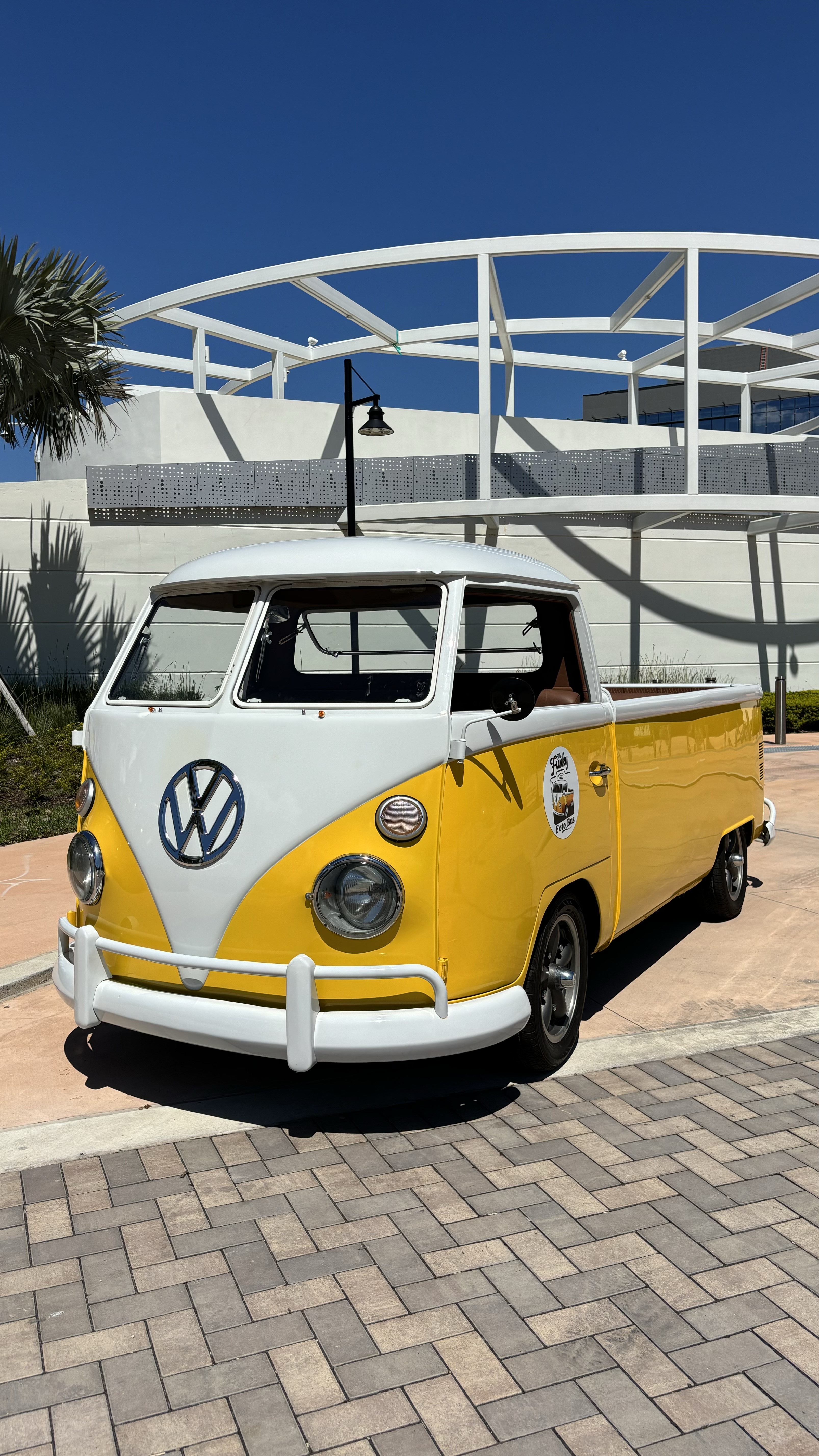 Vintage wedding car thumbnail 6